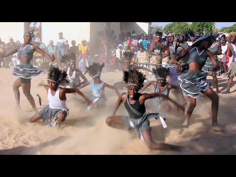 The best Jerusarema dance performance ever by Dombodzvuku Secondary School learners from Murehwa.