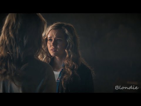 Stargirl • Mother and Daughter (DC's Stargirl)