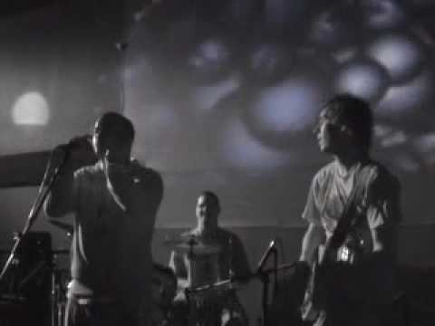 Danyo Cummings - "Hooking Up" (Live in Hilo)