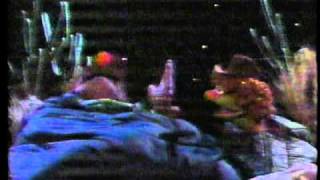 Sesame Street - Forgetful Jones Brushes Buster&#39;s Teeth