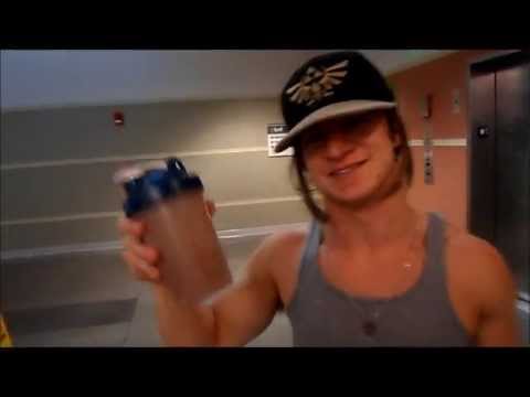 Road Trip To P.O.G Vlog#3: Eating and Looking for The Next Bus Station in Tenessee...