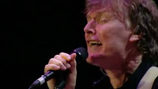 Eric Clapton and Steve Winwood - Them Changes (Live from Madison Square Garden)