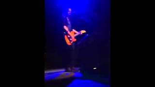 El mismo hombre  Revolver Enjoy Bcn )