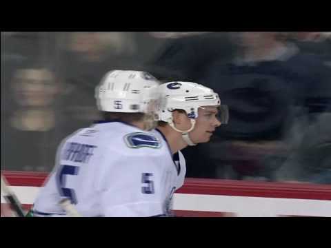 Mason Raymond's 3rd Goal vs Calgary Flames - Dec. 27/09