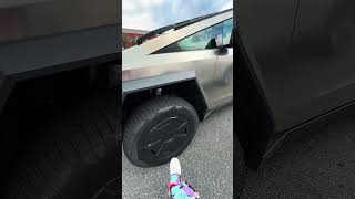 Vc acha esse carro bonito?