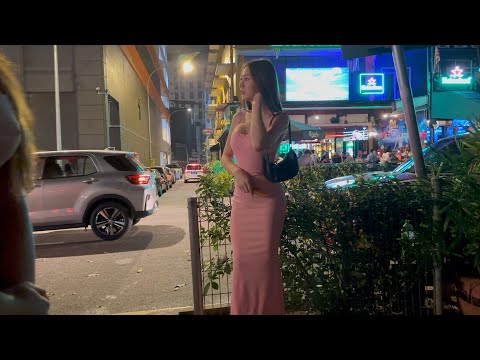 [4k] Como está a Malásia agora? Cenas da rua da meia-noite em Kuala Lumpur Tantas mulheres bonitas!