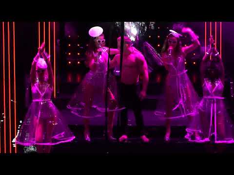 Maciej Labutin - Velvet show "Raining Man"