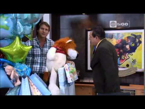 ¿Por qué el Platanazo sorprendió con todos estos regalos a Nachito?- Al fondo hay sitio - 13-03-2015