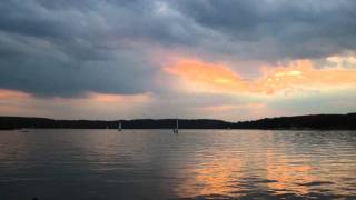 preview picture of video 'Zachód słońca nad jeziorem Ukiel (Krzywym) w Olsztynie'