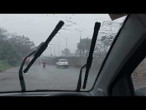 Bosch ClearAdvantage Frameless Wiper Performance in Heavy Rain