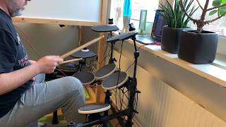 Video thumbnail for Playing Alesis DM Lite through Apple Garageband - sound and velocity test by Trumjazza