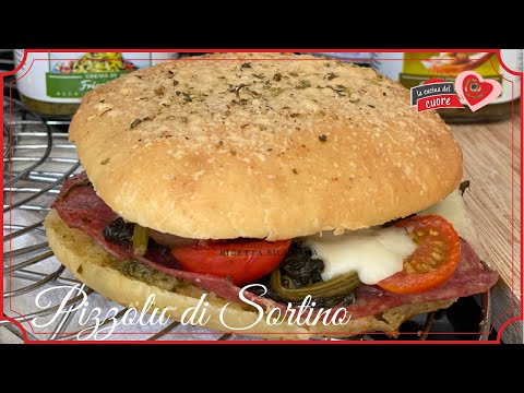 Pizzoli di Sortino /  Pizza-focaccia farcita Siciliana