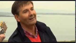 Daniel O&#39;Donnell - Homes of Donegal (performed on Owey Island)