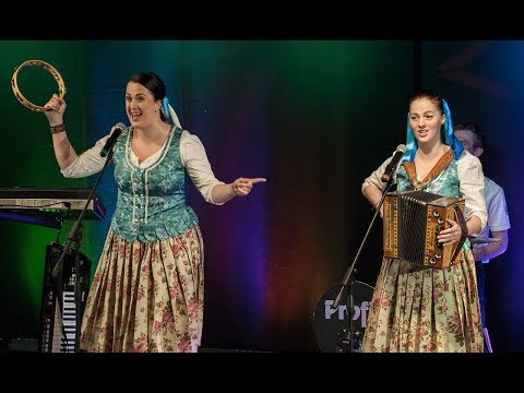 Lenka a Evka BACMAŇÁKOVÉ - Keď som išla chodníčkom
