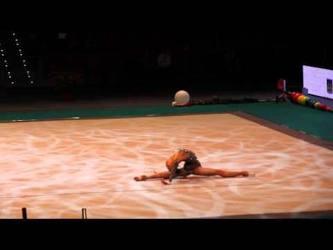 Viktoria Mazur - Ball (2014 Euskalgym Gala)