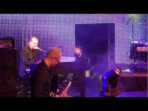 Nocadeň - Zvláštny smútok víťazov feat. Vašo Patejdl