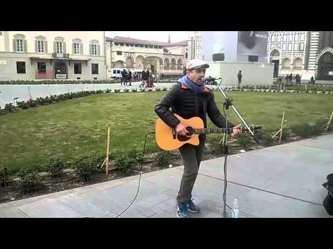 "Mad World" Francesco Bassi Busking in Florence