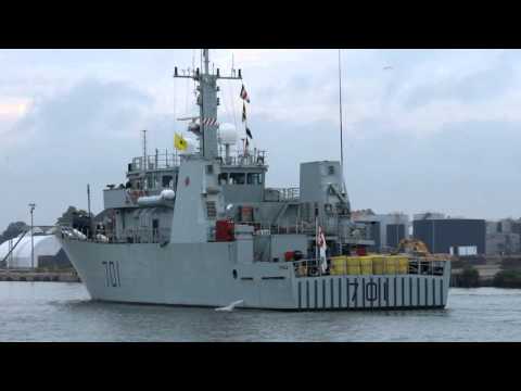 hmcs kingston and glace bay visit oshawa
