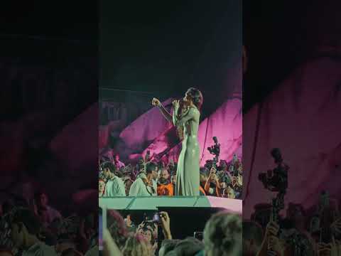 Bia Caboz x Rivo - Estranha Forma de Vida (Live at Nómadas Festival)