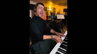 Regarde toi. David Charvet.