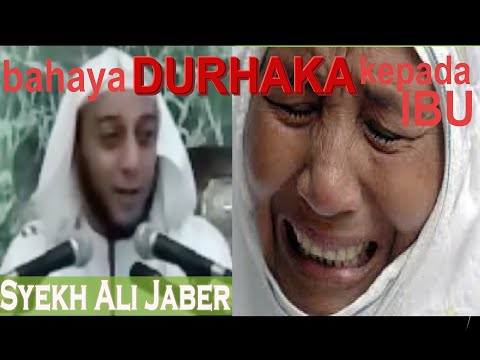 <p>Dari Abu Hurairah r.a mengatakan: Rasulullah SAW. bersabda:<br />
أربعةُ نَفَرٍ حَقٌّ علي اللهِ أن لا يُدخِلَهم الجَنَّةَ, ولا يُذيقَهم نَعيمَها: مُدمِنُ خَمْرٍ, وآكِلُ الرِّبَا, وآكلُ مالِ اليتيمِ ظُلْمًا, وَالْعاقُّ لِوالدَيْهِ, اِلَّا أن يَتُوْبُوْا.<br />
“Empat golongan manusia yang benar-benar Allah tidak akan memasukkan mereka ke dalam surge dan tidak akan dapat merasakan kenikmatannya, yaitu:<br />
1. Orang yang membiasakan diri minum-minuman keras (khamar).<br />
2. Orang yang makan harta riba.<br />
3. Orang yang makan harta anak yatim dengan cara yang kejam.<br />
4. Orang yang durhaka kepada orang tuanya, kecuali kalau mereka itu bertobat.”<br />
(Riwayat Hakim –dengan sanad dha’if/lemah).<br />
Hal itu menandakan bahwa peran dan kedudukan orang tua sangat tinggi di hadapan Allah SWT. sehingga Rasulullah SAW. bersabda:<br />
رضي الله في رضي الوالدين وسخط الله في سخط الوالدين. (رواه الترمذي والحاكم بشرط المسلم).<br />
“Keridaan Allah itu terletak pada keridaan kedua ibu-bapaknya dan kemurkaan Allah terlatak pada kemurkaan kedua ibu-bapak pula.”</p>
<p>Dari Abu Hurairah r.a mengatakan: Rasulullah SAW. bersabda:<br />
أربعةُ نَفَرٍ حَقٌّ علي اللهِ أن لا يُدخِلَهم الجَنَّةَ, ولا يُذيقَهم نَعيمَها: مُدمِنُ خَمْرٍ, وآكِلُ الرِّبَا, وآكلُ مالِ اليتيمِ ظُلْمًا, وَالْعاقُّ لِوالدَيْهِ, اِلَّا أن يَتُوْبُوْا.<br />
“Empat golongan manusia yang benar-benar Allah tidak akan memasukkan mereka ke dalam surge dan tidak akan dapat merasakan kenikmatannya, yaitu:<br />
1. Orang yang membiasakan diri minum-minuman keras (khamar).<br />
2. Orang yang makan harta riba.<br />
3. Orang yang makan harta anak yatim dengan cara yang kejam.<br />
4. Orang yang durhaka kepada orang tuanya, kecuali kalau mereka itu bertobat.”<br />
(Riwayat Hakim –dengan sanad dha’if/lemah).<br />
Hal itu menandakan bahwa peran dan kedudukan orang tua sangat tinggi di hadapan Allah SWT. sehingga Rasulullah SAW. bersabda:<br />
رضي الله في رضي الوالدين وسخط الله في سخط الوالدين. (رواه الترمذي والحاكم بشرط المسلم).<br />
“Keridaan Allah itu terletak pada keridaan kedua ibu-bapaknya dan kemurkaan Allah terlatak pada kemurkaan kedua ibu-bapak pula.”</p>