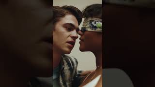 Download lagu Jim and Ann's Truth Or Dare Kiss 👀 💋 #Shorts mp3