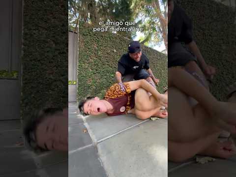 el amigo que pega