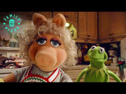 Kermit Sees Miss Piggy's Sad Alternate Life | It's a Very Merry Muppet Christmas Movie