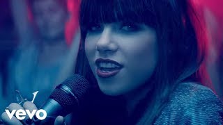 Musik-Video-Miniaturansicht zu This Kiss Songtext von Carly Rae Jepsen