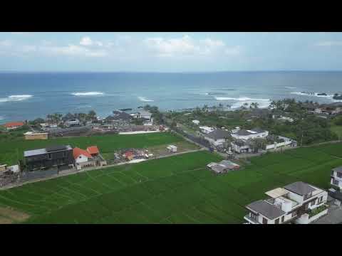 Luxury Beachside Living: Stunning Property with Ocean Views!