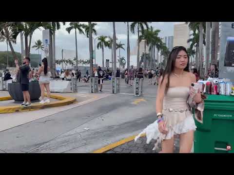 Ultra Music Festival Miami Woman Showing Her Pink Panties In Public Upskirt
