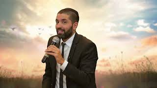 דווקא במקומות הכי חשוכים שם מתגלה האור הכי גדול! הרב שניר גואטה בחיזוק שירים אותך 💪 - עם כתוביות (הרב שניר גואטה) - התמונה מוצגת ישירות מתוך אתר האינטרנט יוטיוב. זכויות היוצרים בתמונה שייכות ליוצרה. קישור קרדיט למקור התוכן נמצא בתוך דף הסרטון