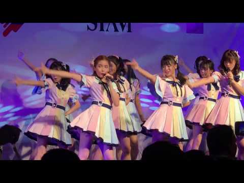「Fancam BNK48」- 2nd Generation『Koisuru fortune cookie』/ One Siam event 2018.8.8