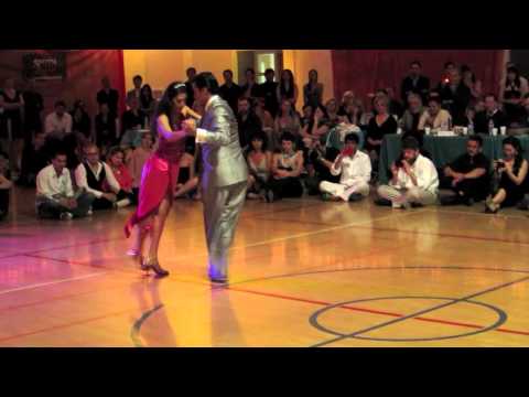  Roxana Suarez  and  Sebastian Achaval  are  dancing  to  the  tango  "  El Puntazo  "