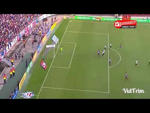 Girafales comemorando gol do Bahia  no vice