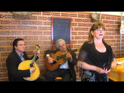 CONCEIÇÃO LEMOS FADO, NO RESTAURANTE TOSTUZÃO,  NO PORTO