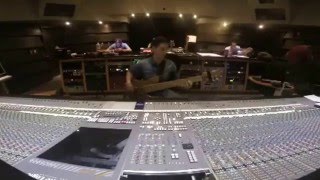 Grabando bass en "Para Volar" de Los Claxons Jun 30, 2015