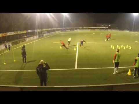 Fussballtraining: Schnelligkeitstraining - Sprint Dreieck mit Reaktion und Richtungswechsel