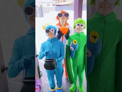 Roblox rainbow friends, how to sneak rainbow friends to carry sweets! #trending #funny #roblox