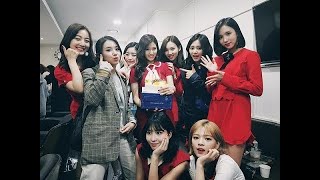 TWICE舞台中間凹一塊大洞　粉絲驚：子瑜絆到了！