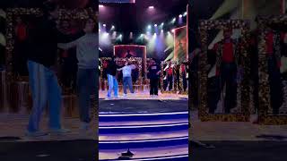 Download lagu Shah Rukh Khan dance in Le Gayi Le Gayi song during rehearsal ! mp3 Download lagu Shah Rukh Khan dance in Le Gayi Le Gayi song during rehearsal ! mp3