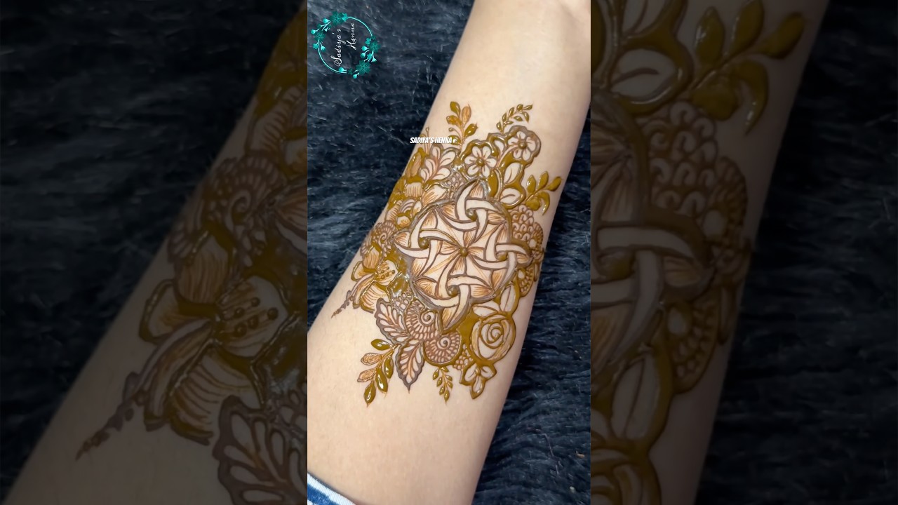 Beautiful geometrical element in Mehndi design #bridalmehendi #mehndi #mehnditutotrial #mehndidesign