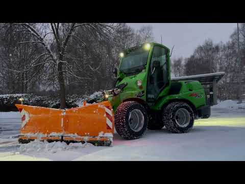 AVANT 755i with Samasz City180: Ready to Tackle the Snow