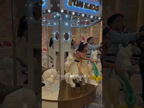 Dazzling in pristine white and elegant gold, our entertainment setups are a cut above the rest. 