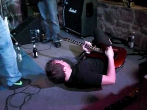 Kevin Fragmentory - Beinhart am Boden