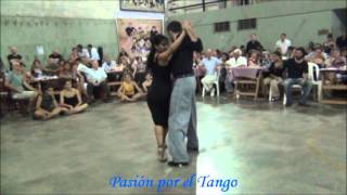 Video thumbnail for CORINA HERRERA y BRUNO TOMBARI bailando el tango LA VIDA ES CORTA en la MILONGA DEL MORAN