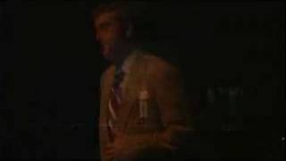 Bài hát Bui - Nghệ sĩ trình bày Drew Peabody