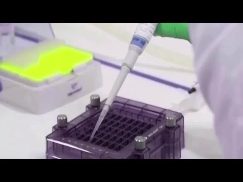 疾控中心建議養老院和醫護人員先接種疫苗 (CDC recommends nursing homes and health care workers get vaccines first)