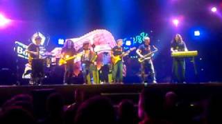 Fito y Fitipaldis - Quiero beber hasta perder el control (Directo Córdoba 27-11-2009)
