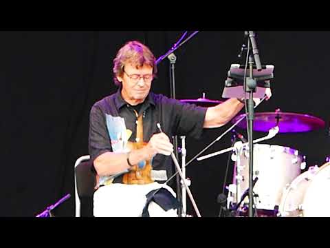 Klasse Möllberg framför Nidälven på såg